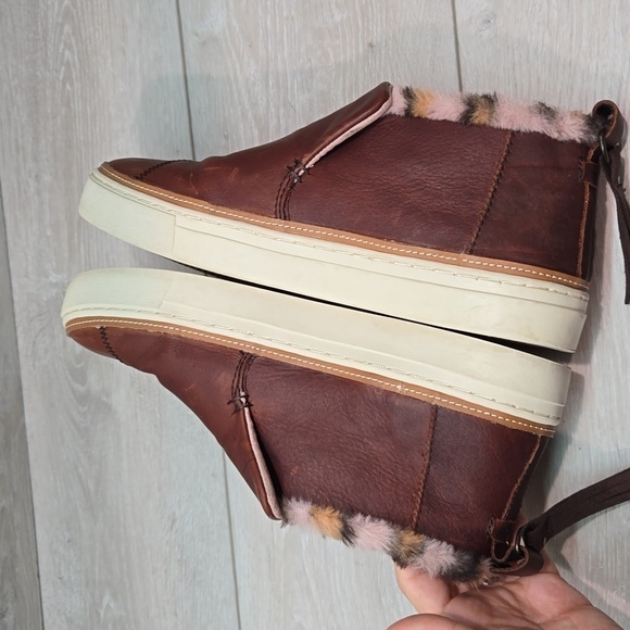 Toms Women Ankle Leo Paxton faux fur Leather Boots sneakers shoes sz 9 - Picture 9 of 13